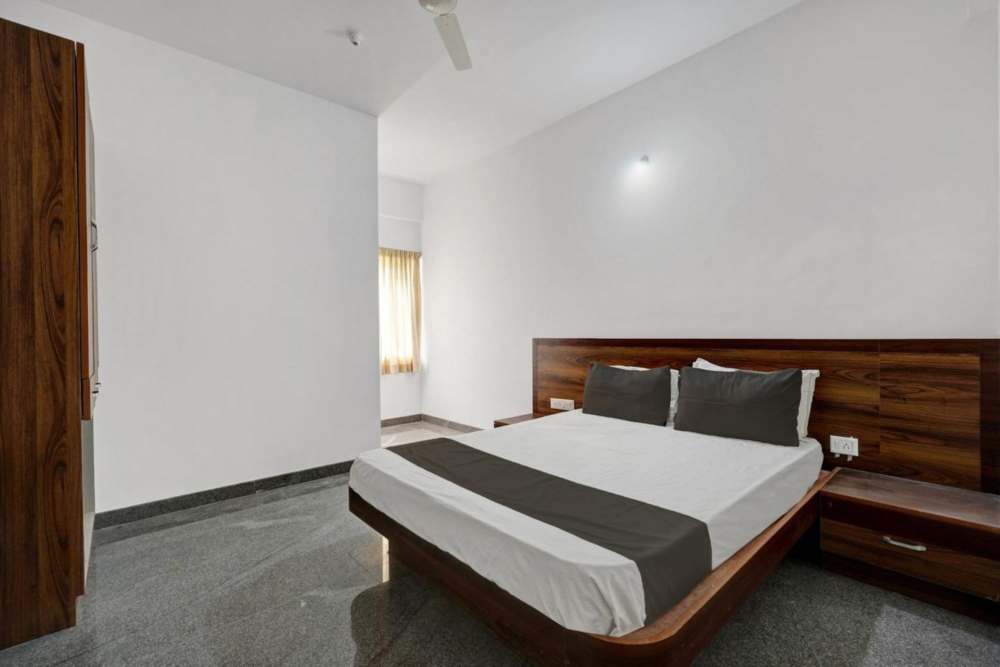 Oyo Hotel Bungalow Inn Lodging & Boarding Bangalore Exterior photo